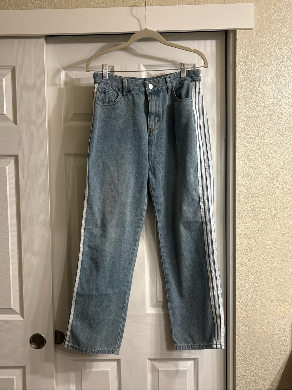 High Rise Light Wash Denim Jeans - Size 30